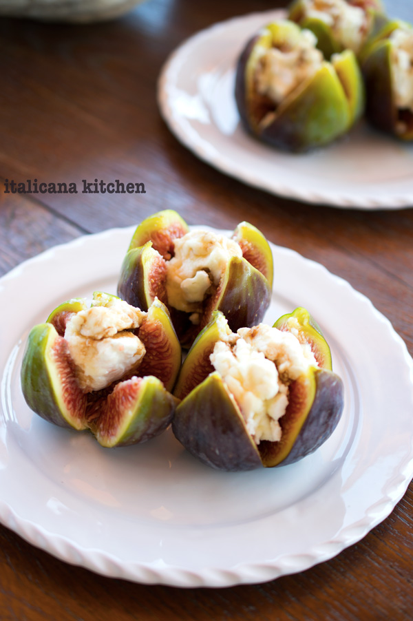 Stuffed-Figs-with-Balsamic-Vinegar