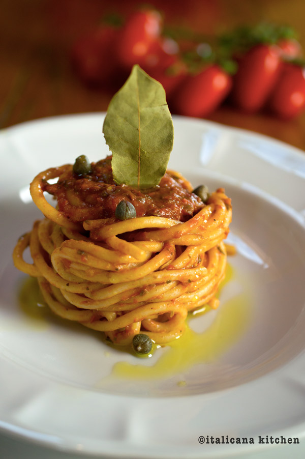 Spaghettoni with Red Wine Tomato Sauce