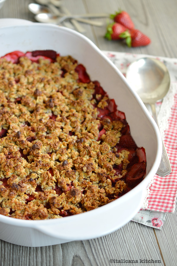 Strawberry-Crisp-with-Whipped-Vanilla-Ricotta