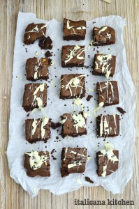 Brownies con Gocce di Cioccolato Bianco