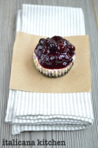 Blueberry-And-Oreo-Mini-Cheesecakes-6