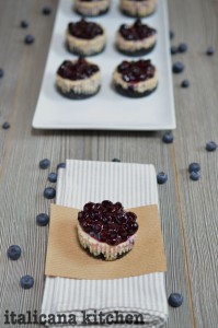 Blueberry-And-Oreo-Mini-Cheesecakes-6