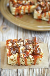 Yummy-Salted-Caramel-Twix-Rice-Krispy-Treats