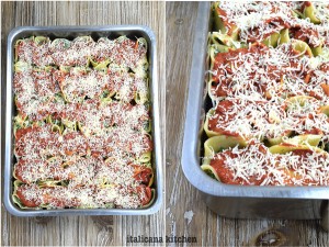 Spinach-and-Ricotta-Lumaconi-with-Roasted-Red-Pepper-Sauce