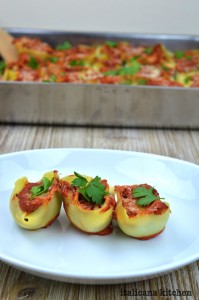 Spinach-and-Ricotta-Lumaconi-with-Roasted-Red-Pepper-Sauce