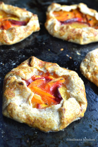 Mini-Nectarine-Galettes