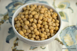 tips-for-the-perfect-blender-hummus