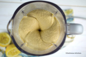tips-for-the-perfect-blender-hummus