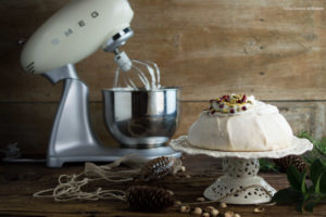 pavlova pomegranate and pistchios